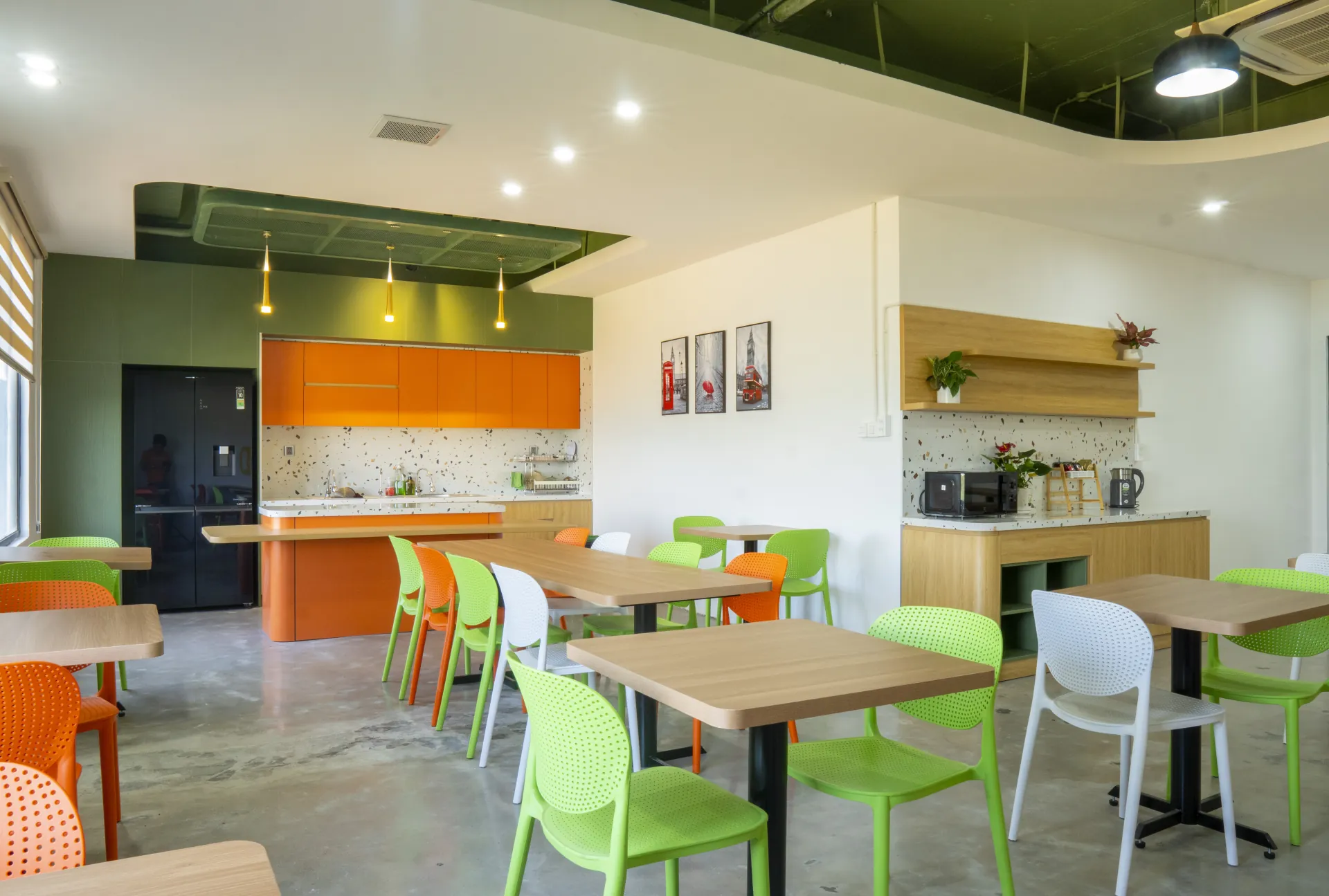 A bright, airy pantry for a more pleasant working day