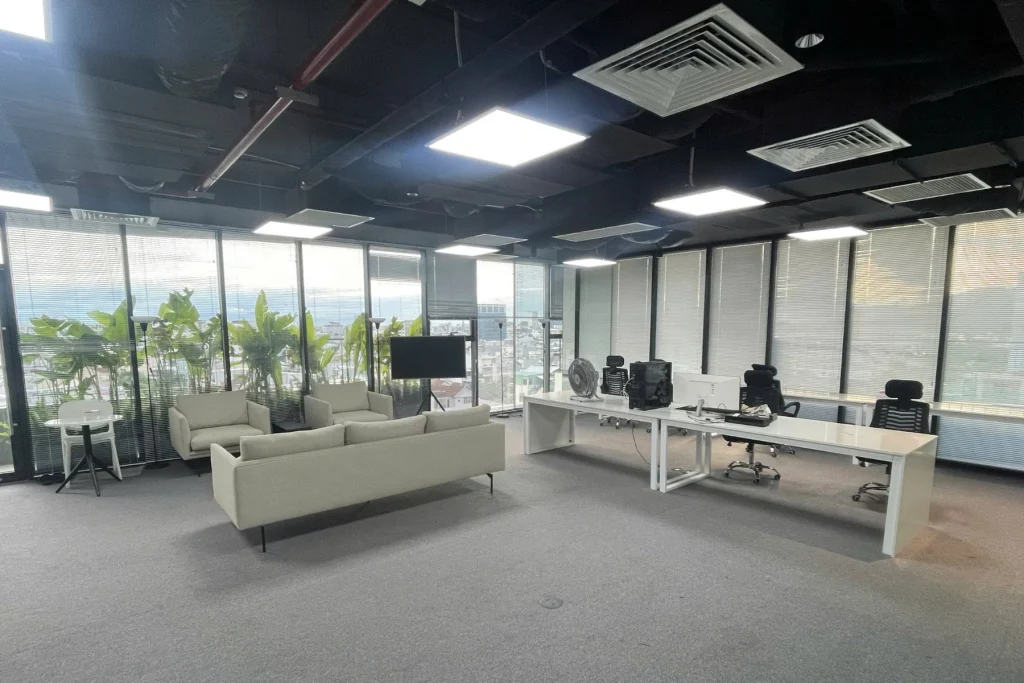 spacious 95m² office,